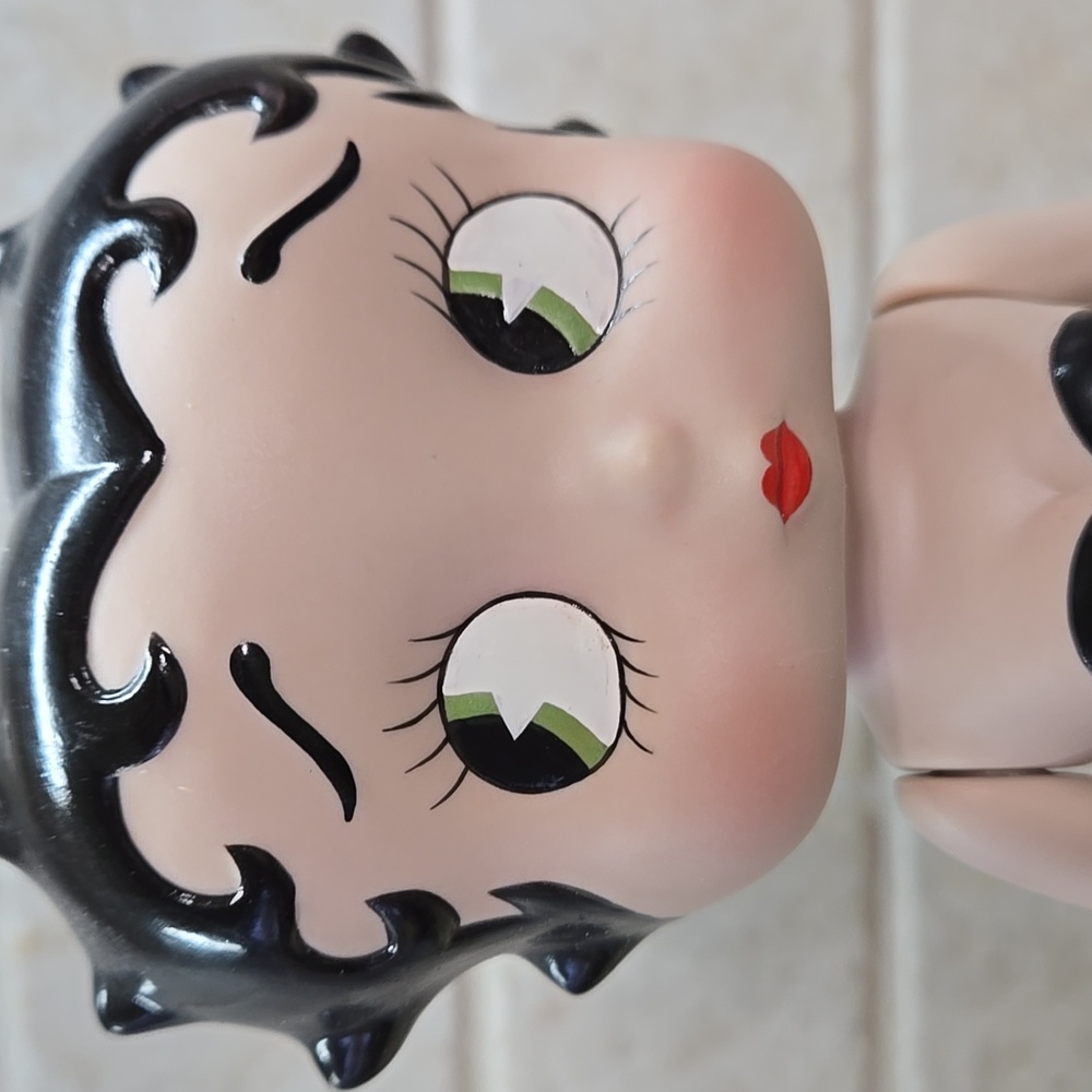 1995 Limited Edition Betty Boop Porcelain Doll with Stand by Vandor NIB - Picture 5 of 13